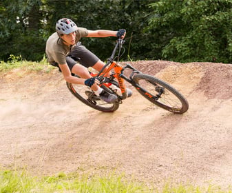 Teen-mountain-biking-summer-camp-2020