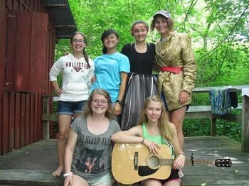 6 female Campers pose for a group picture.