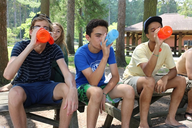 Teen-summer-camp-hydration